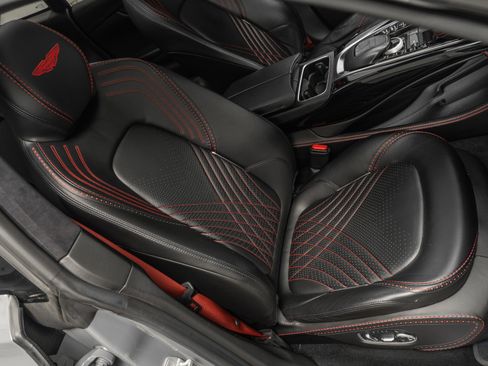 Used 2021 Aston Martin DBX image 25