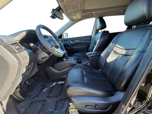 Used 2019 Nissan Rogue SL w/ Premium Package image 9