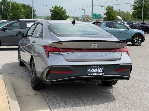 New 2026 Hyundai Elantra Sport FWD image 5