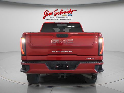 Used 2025 GMC Sierra 2500 AT4 w/ AT4 Premium Plus Package AWD/4WD image 5