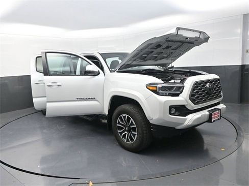 Used 2023 Toyota Tacoma TRD Sport image 35