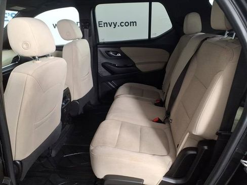 Used 2022 Chevrolet Traverse LS image 15
