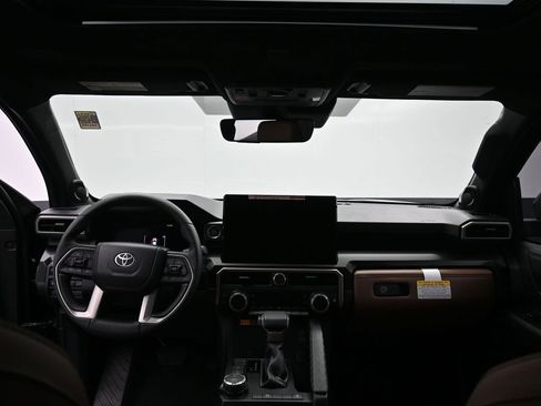 Certified 2025 Toyota 4Runner Limited AWD/4WD image 32