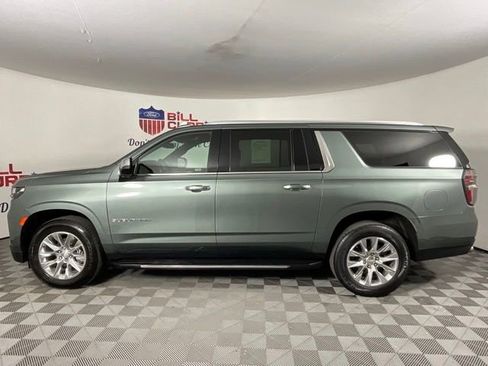 Used 2023 Chevrolet Suburban Premier image 6