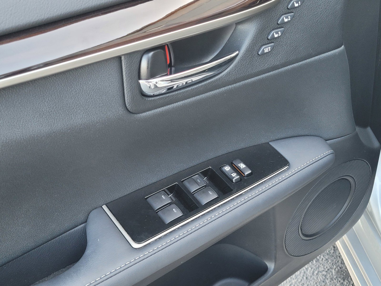 Used 2017 Lexus ES 350 w/ Navigation System Package FWD image 17