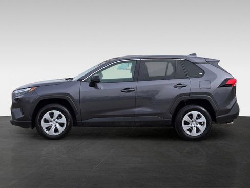 Used 2024 Toyota RAV4 LE AWD/4WD image 7