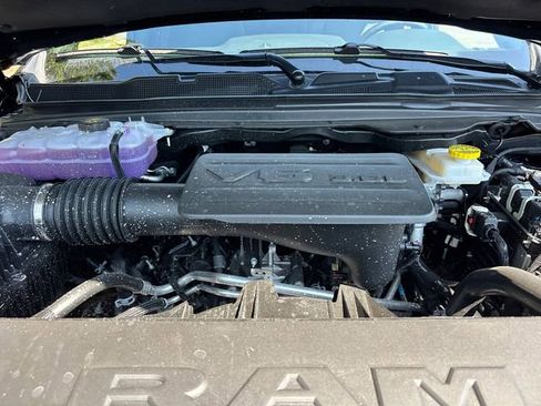 New 2026 RAM 1500 4x4 Crew Cab image 32