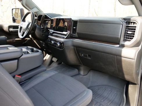 Used 2024 GMC Sierra 3500 SLE w/ SLE Convenience Package image 34