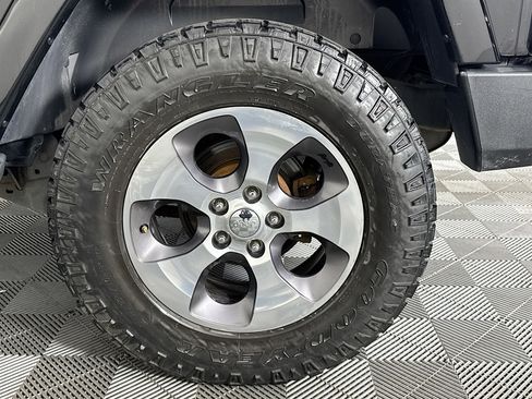 Used 2016 Jeep Wrangler Sahara w/ Dual Top Group image 30