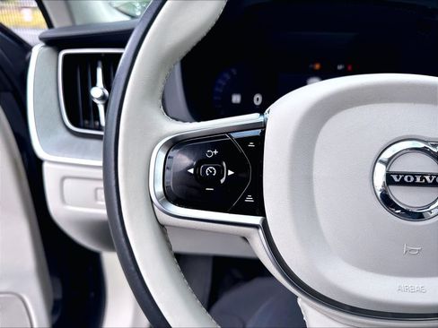 Used 2024 Volvo XC60 B5 Ultimate w/ Protection Package Premier AWD/4WD image 21