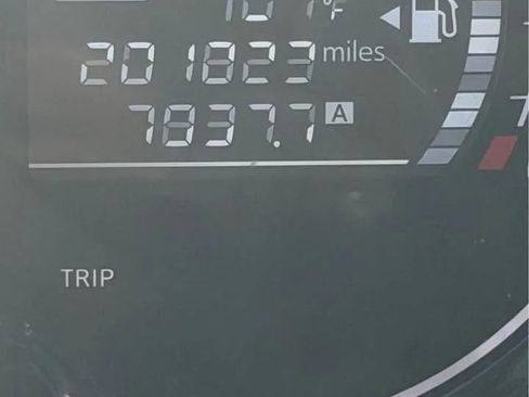 Used 2016 Nissan Versa Note SV image 9