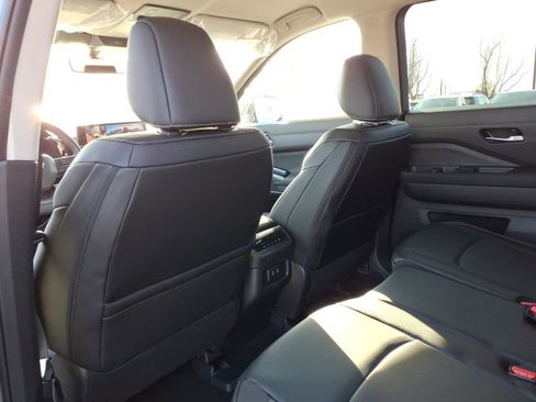 New 2026 Nissan Pathfinder SL image 27