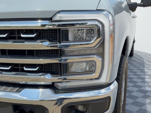 Used 2025 Ford F250 Lariat w/ Lariat Ultimate Package AWD/4WD image 12