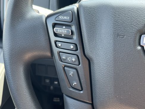 Used 2024 Nissan Frontier SV AWD/4WD image 23