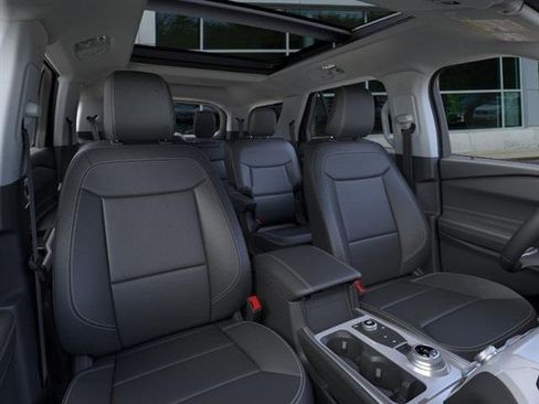 New 2024 Ford Explorer XLT w/ Equipment Group 202A image 10