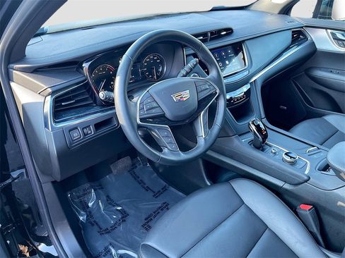 Certified 2025 Cadillac XT5 Premium Luxury image 8
