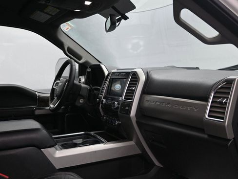 Used 2017 Ford F250 Lariat w/ Chrome Package image 11