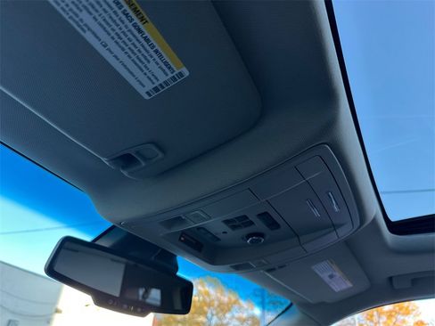 Used 2020 Chevrolet Suburban Premier image 37