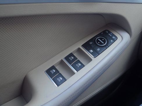 Used 2015 Hyundai Genesis 3.8 w/ Option Group 04 image 12