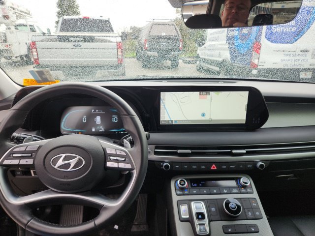 Used 2025 Hyundai Palisade SEL FWD image 11