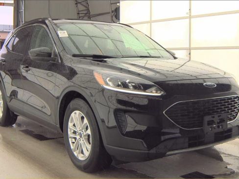 Used 2020 Ford Escape SE AWD/4WD image 2