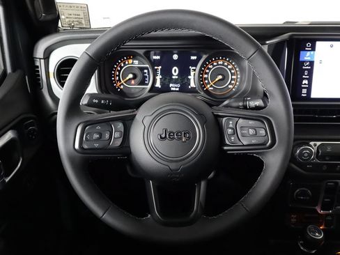 Used 2026 Jeep Gladiator Sport AWD/4WD image 7