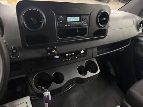 Used 2019 Freightliner Sprinter 2500 image 5