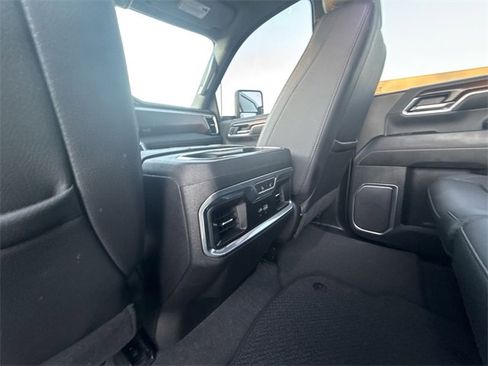 Used 2024 GMC Sierra 3500 Denali w/ Denali Reserve Package image 20