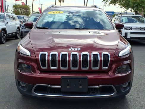 Used 2018 Jeep Cherokee Limited w/ Technology Group FWD image 8