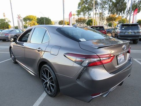 Certified 2021 Toyota Camry SE image 8
