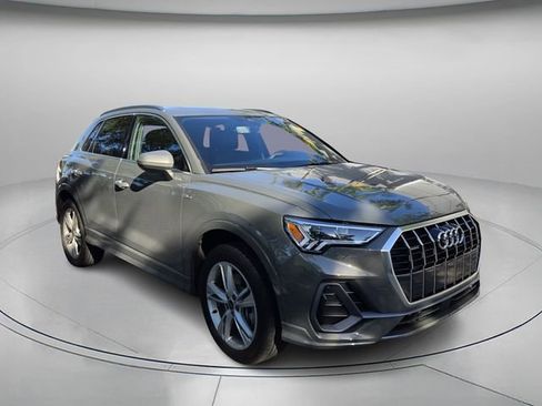 Used 2024 Audi Q3 2.0T Premium w/ Convenience Package image 4