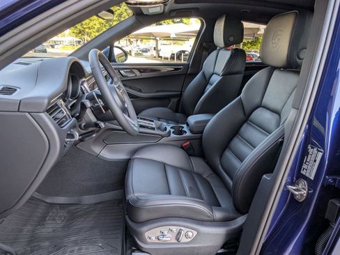 Certified 2026 Porsche Macan AWD/4WD image 5
