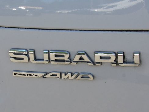 Used 2016 Subaru Forester 2.5i Limited AWD/4WD image 8