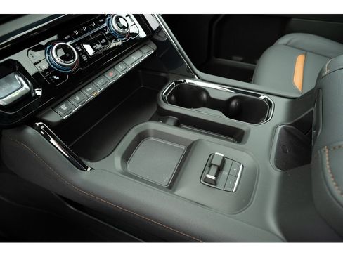 New 2026 GMC Sierra 2500 AT4 w/ AT4 Premium Plus Package AWD/4WD image 26