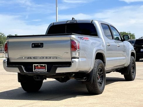 Used 2021 Toyota Tacoma TRD Sport w/ Advanced Technology Package AWD/4WD image 4