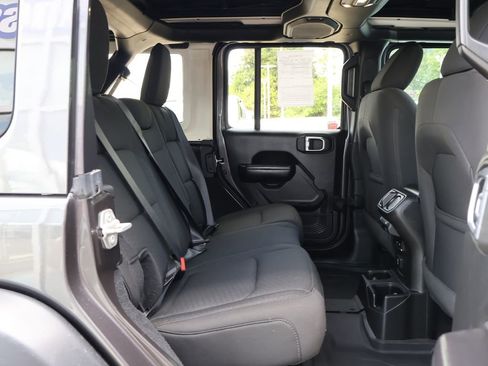 Used 2020 Jeep Wrangler Unlimited Sport AWD/4WD image 29