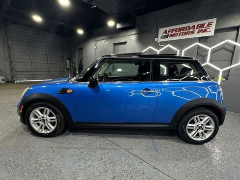 Used 2012 MINI Cooper Hardtop image 2