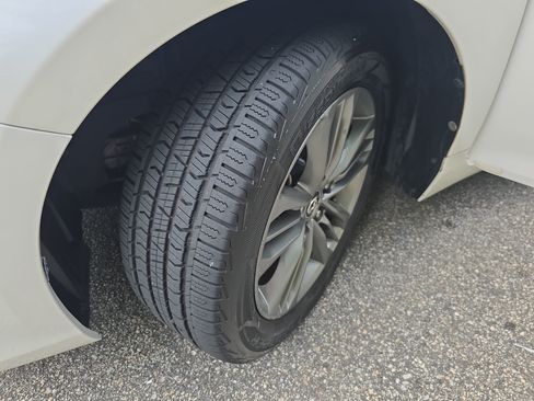 Used 2017 Toyota Camry SE FWD image 27
