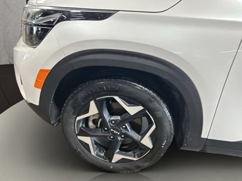 Used 2024 Kia Seltos EX AWD/4WD image 16