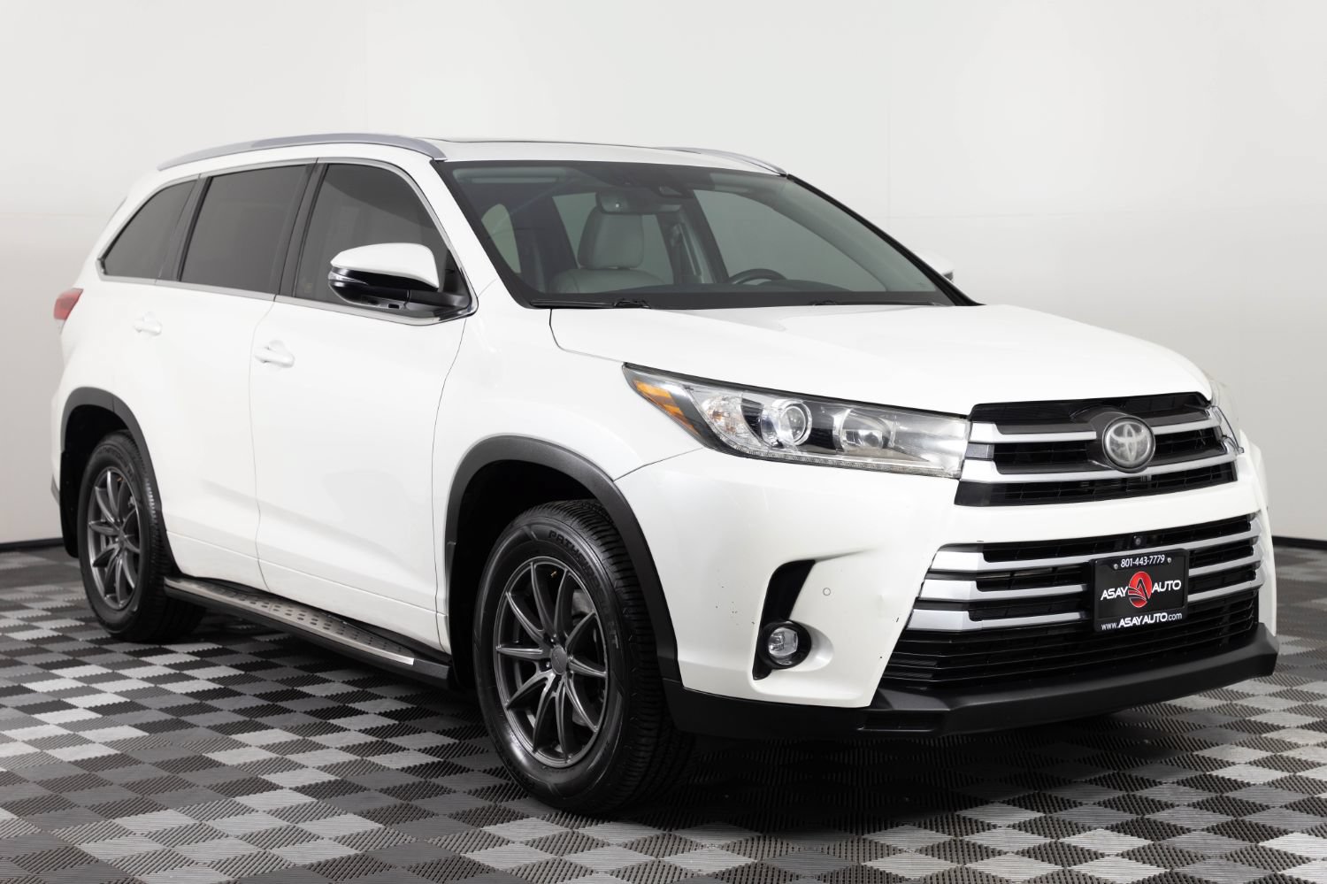 Used 2019 Toyota Highlander Limited Platinum AWD/4WD image 11