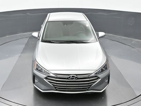 Used 2020 Hyundai Elantra SE image 29