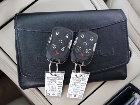 Used 2019 GMC Yukon Denali w/ Denali Ultimate Package AWD/4WD image 28