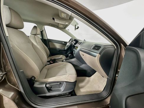 Used 2011 Volkswagen Jetta Sedan FWD image 28