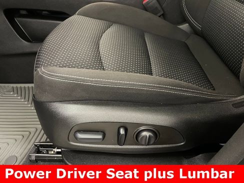 Certified 2022 GMC Terrain SLE w/ Driver Convenience Package image 9