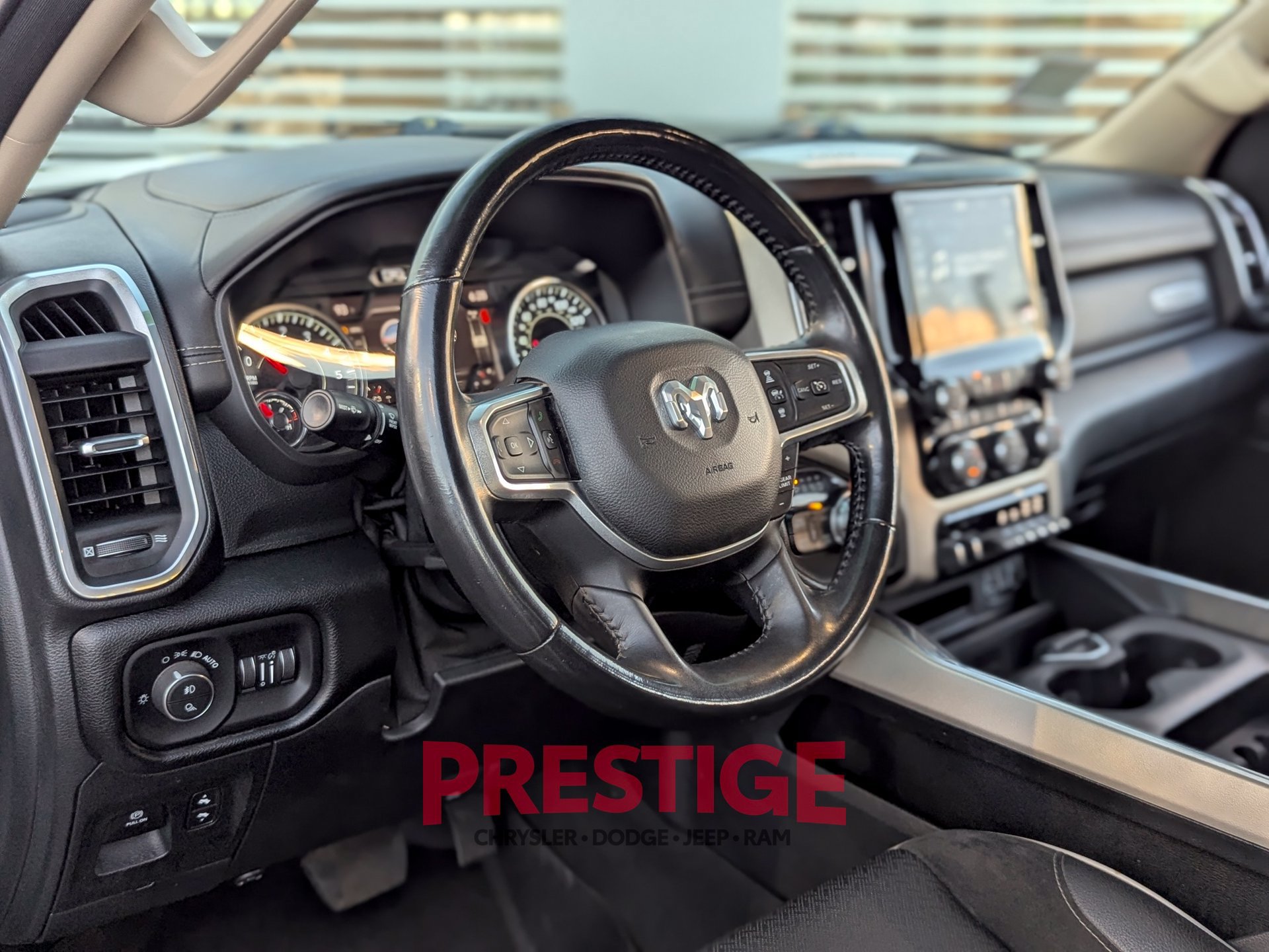 Used 2021 RAM 1500 Laramie w/ Advanced Safety Group AWD/4WD image 15