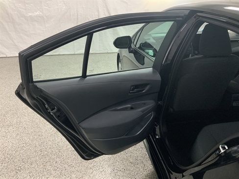 Used 2025 Toyota Corolla LE FWD image 17