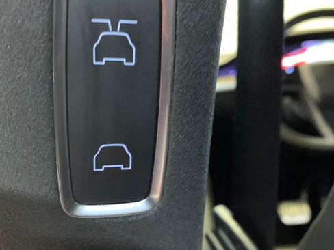Used 2023 Tesla Model X AWD/4WD image 47