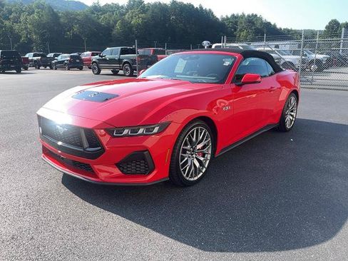 Certified 2025 Ford Mustang GT Premium RWD image 5