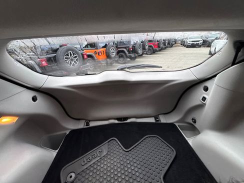 Used 2022 Jeep Compass Latitude w/ Convenience Group image 37