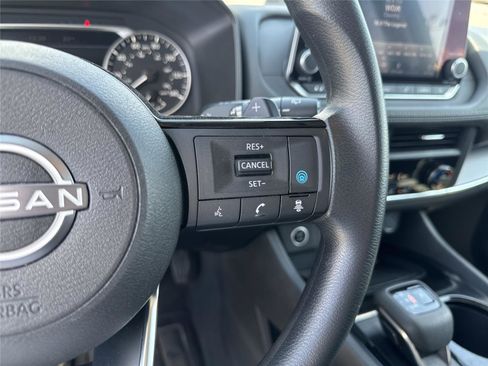 Used 2023 Nissan Rogue SV FWD image 22